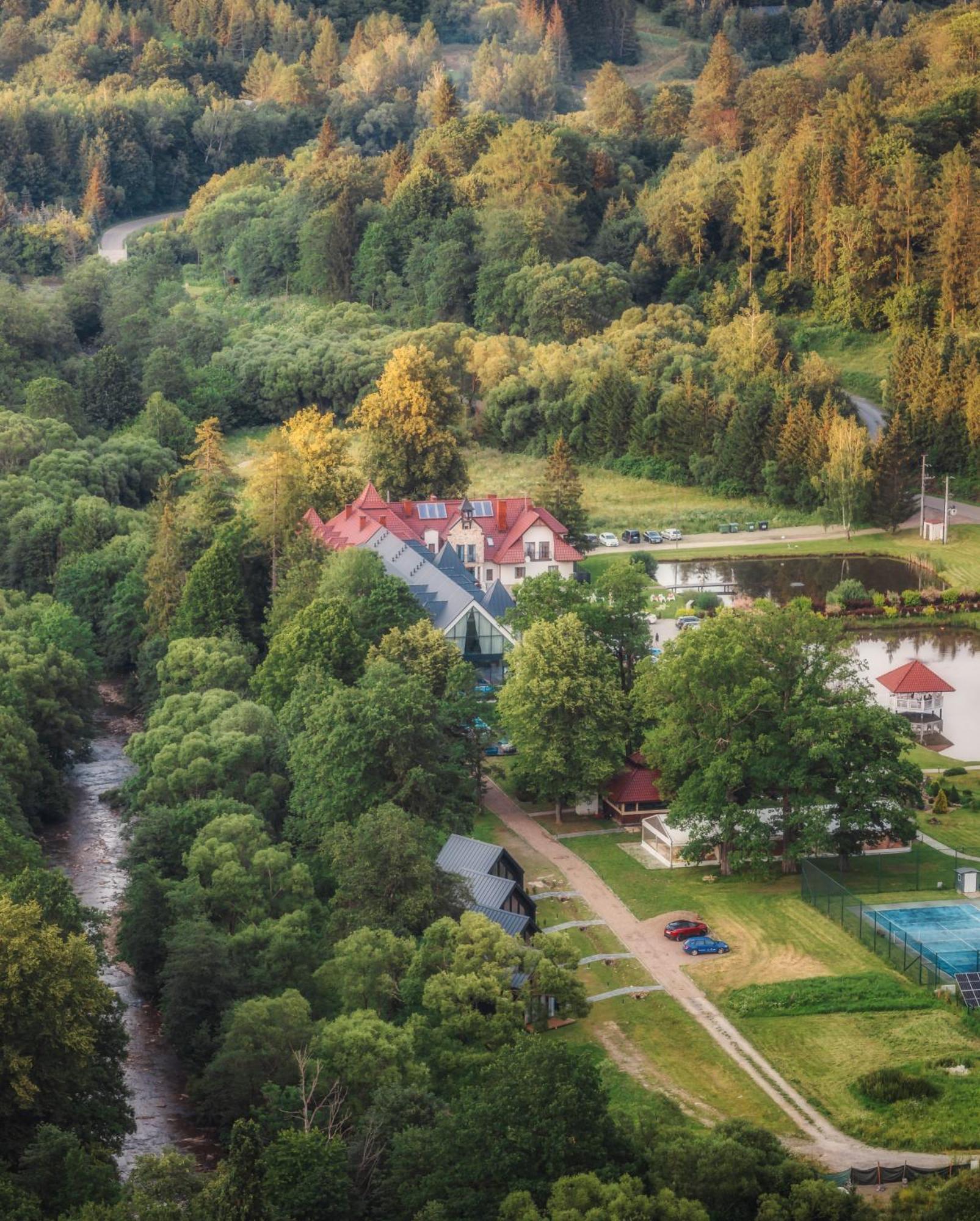 Carynska Resort & Spa Лютовиска Экстерьер фото